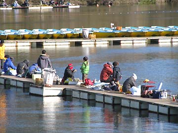 鮎川湖 桟橋わかさぎ釣り