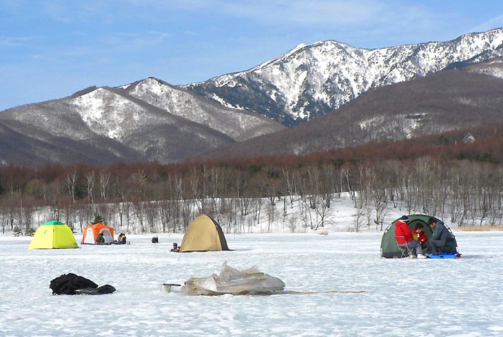 バラギ湖のワカサギ釣り解禁。