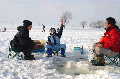 しのつ湖 ワカサギ解禁日(jpg)