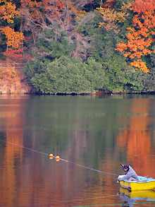 釣りシーズンは秋から翌年3月 周囲に日帰り温泉もあります。