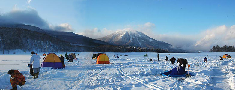 霊仙寺湖(れいせんぢ湖)の氷上ワカサギ釣り