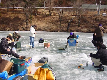 3月の氷上